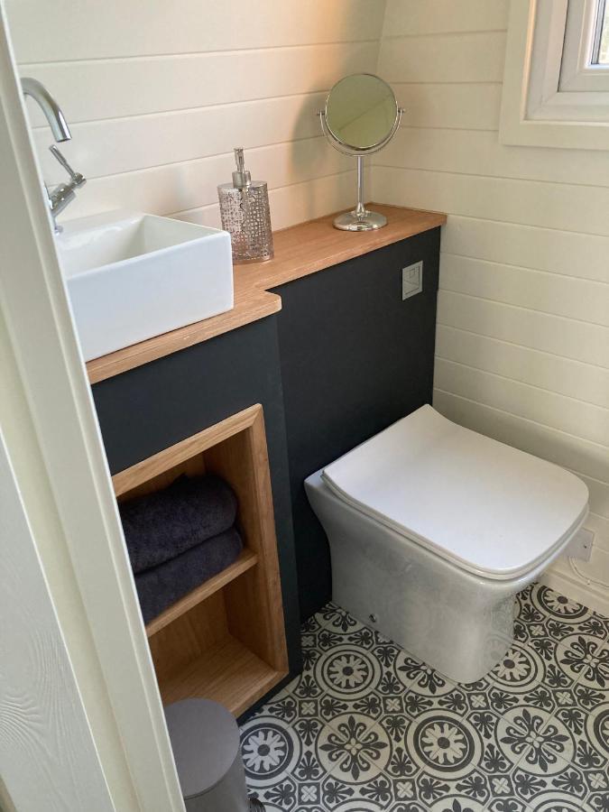 Abbey Farm Luxury Glamping 호텔 라들런 외부 사진