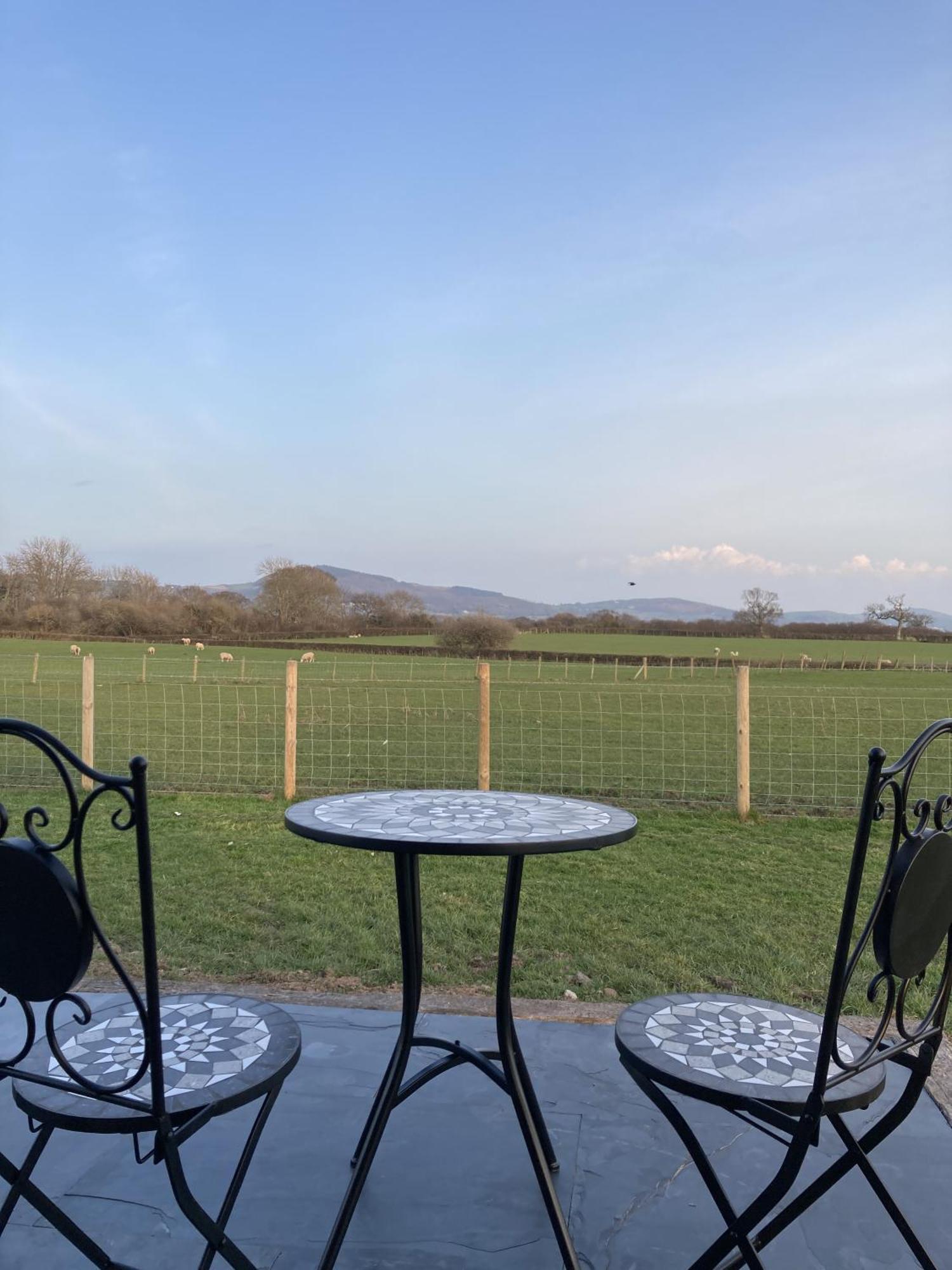Abbey Farm Luxury Glamping 호텔 라들런 외부 사진