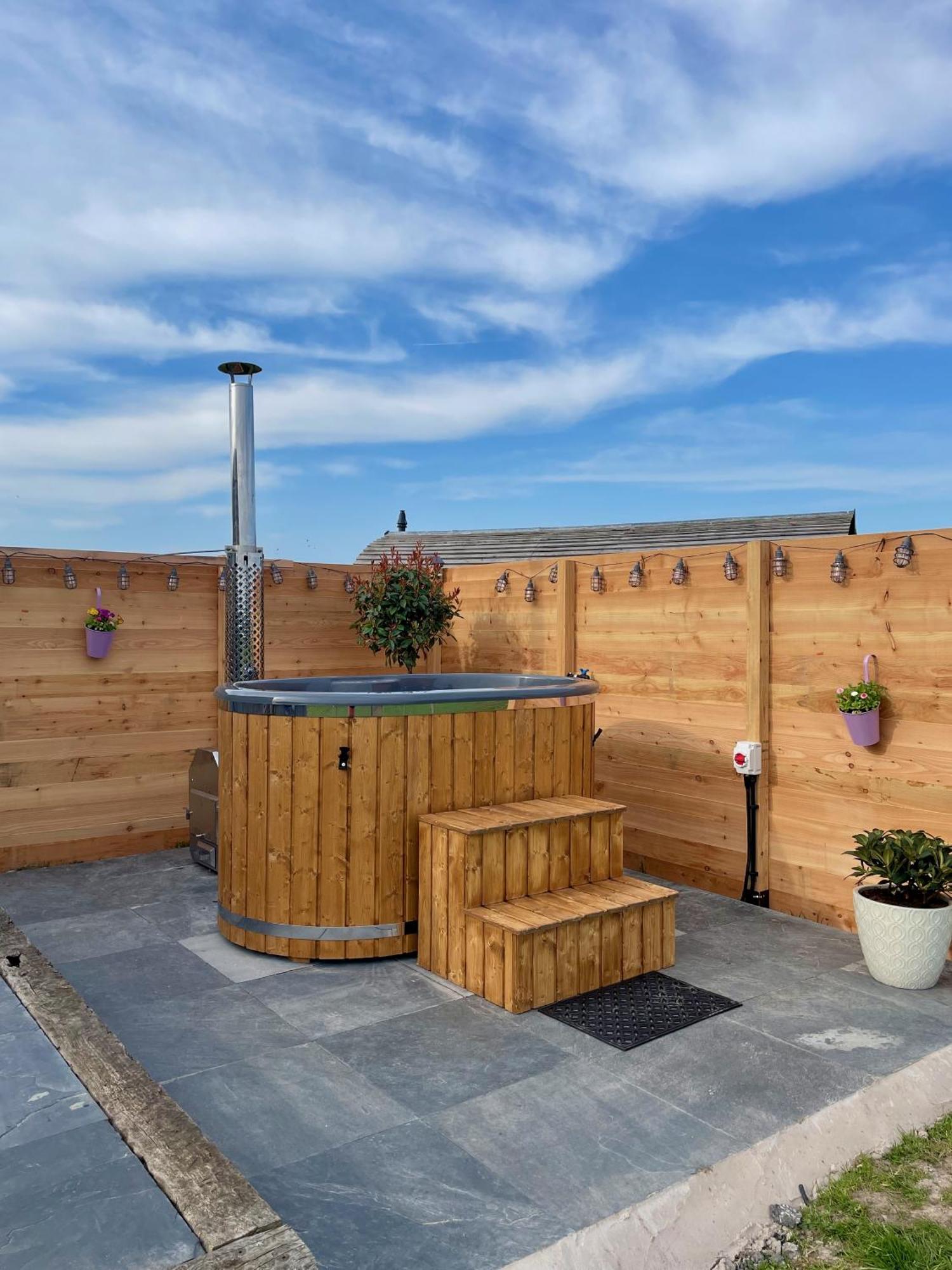 Abbey Farm Luxury Glamping 호텔 라들런 외부 사진